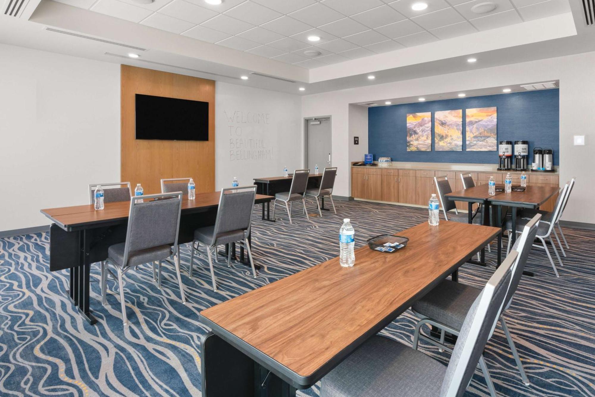 Hampton Inn Bellingham Airport, Wa Экстерьер фото